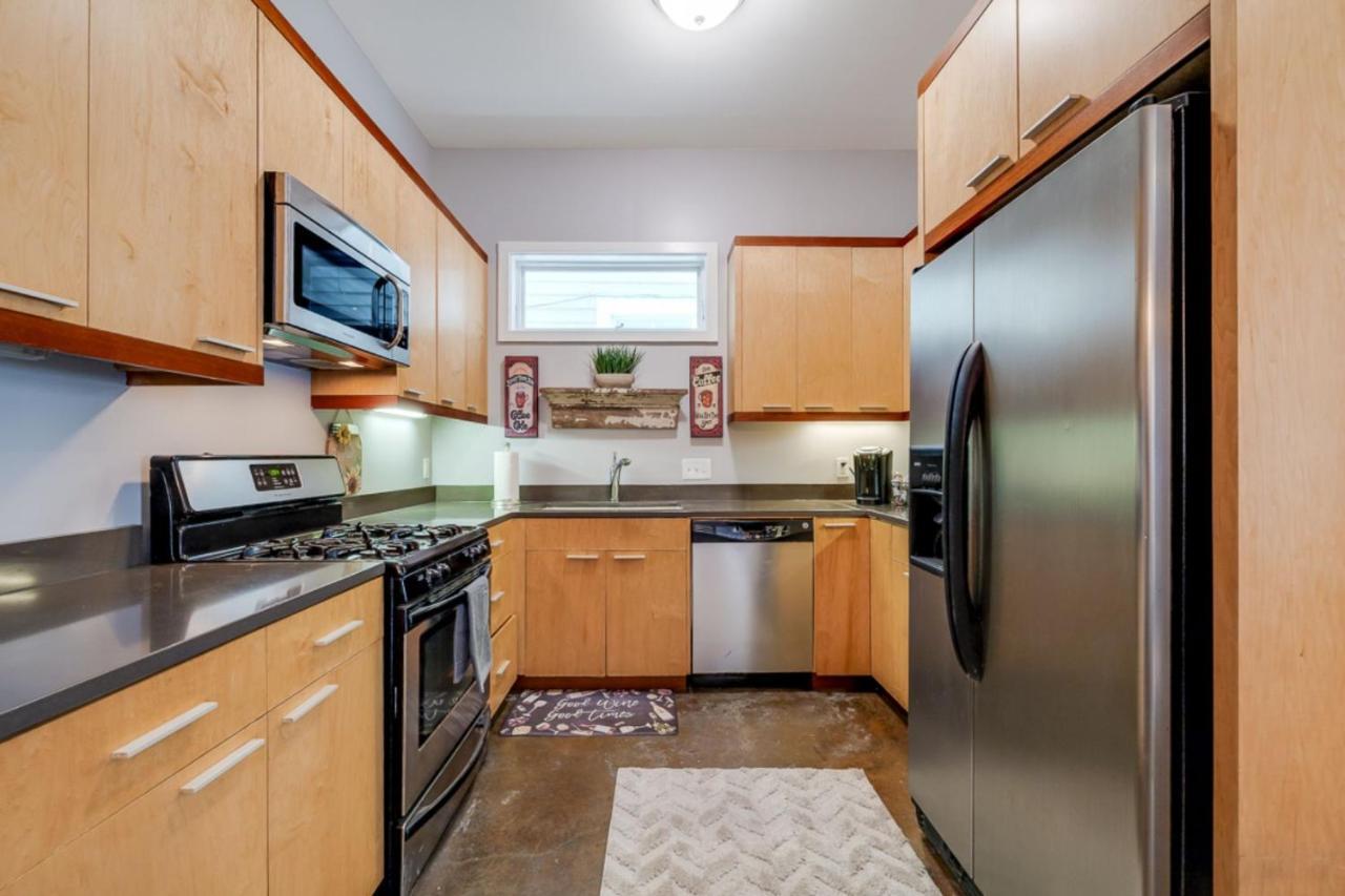 סוואנה Southern Charmer-Historic District Downtown-Front Porch-Walk Score 90!!-Private Parking-1 Minute To Forsyth Park מראה חיצוני תמונה