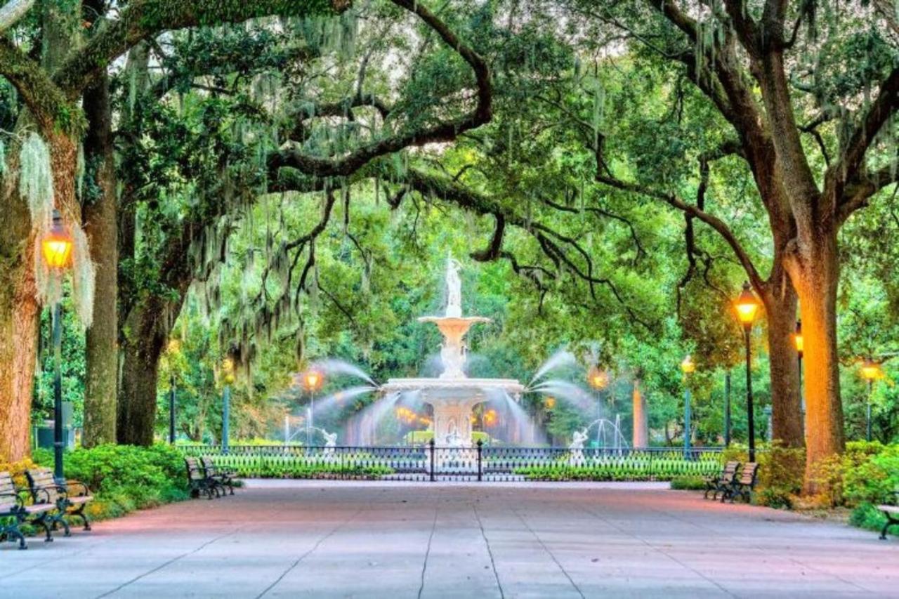 סוואנה Southern Charmer-Historic District Downtown-Front Porch-Walk Score 90!!-Private Parking-1 Minute To Forsyth Park מראה חיצוני תמונה