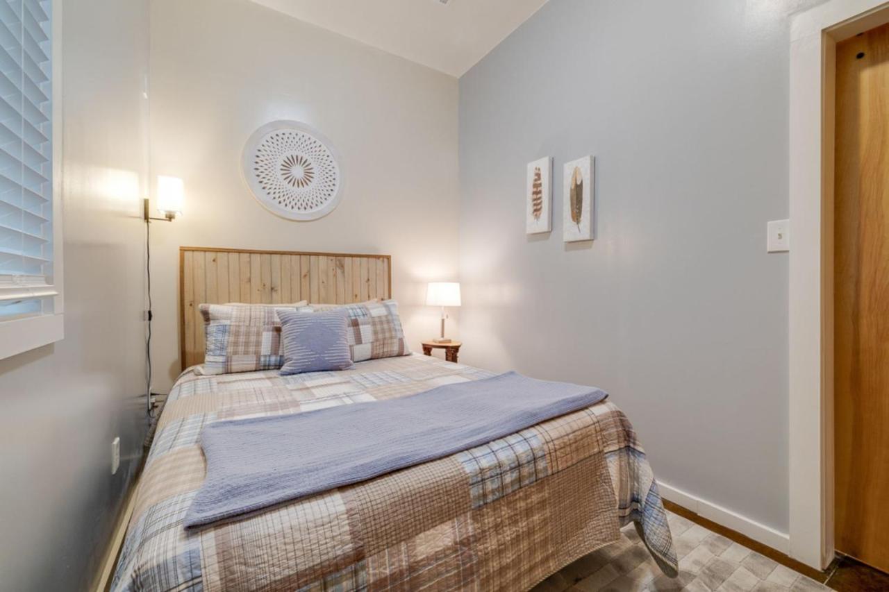 סוואנה Southern Charmer-Historic District Downtown-Front Porch-Walk Score 90!!-Private Parking-1 Minute To Forsyth Park מראה חיצוני תמונה