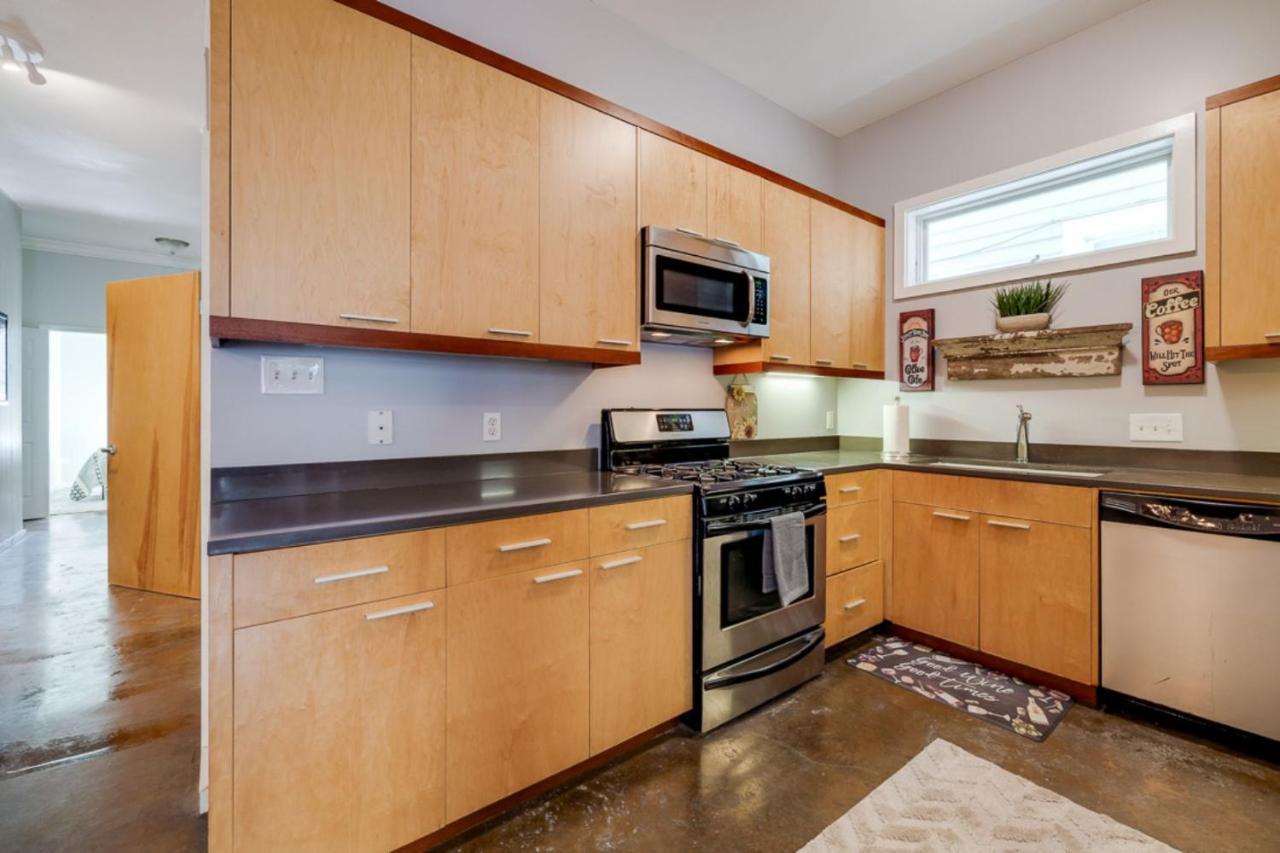 סוואנה Southern Charmer-Historic District Downtown-Front Porch-Walk Score 90!!-Private Parking-1 Minute To Forsyth Park מראה חיצוני תמונה