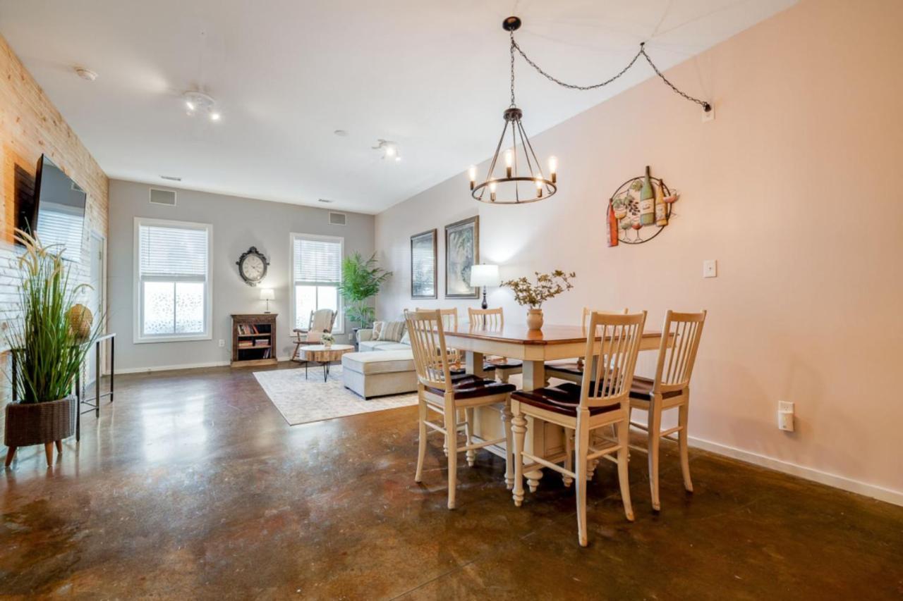 סוואנה Southern Charmer-Historic District Downtown-Front Porch-Walk Score 90!!-Private Parking-1 Minute To Forsyth Park מראה חיצוני תמונה