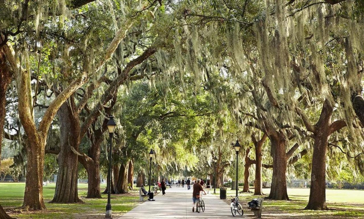סוואנה Southern Charmer-Historic District Downtown-Front Porch-Walk Score 90!!-Private Parking-1 Minute To Forsyth Park מראה חיצוני תמונה