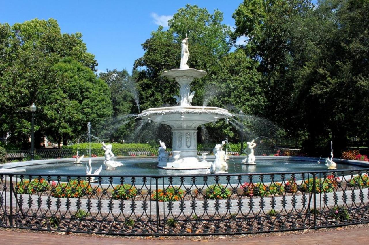 סוואנה Southern Charmer-Historic District Downtown-Front Porch-Walk Score 90!!-Private Parking-1 Minute To Forsyth Park מראה חיצוני תמונה